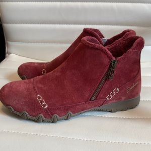 Skechers Women's 7.5 Bikers-Zippiest-Moc-Toe Outside Zip Bootie Ankle Boot